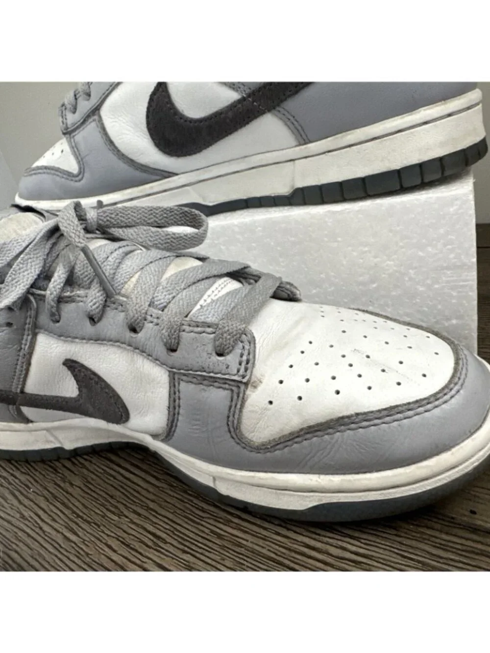 Nike Dunk Low Retro Gray & White Leather Sneakers Mens Size 8 Retro Athletic